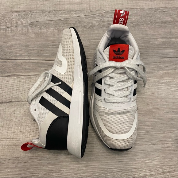 Adidas Originals Smooth Runner Sneaker - Big Kid Size 6 US - Unisex - Picture 6 of 10